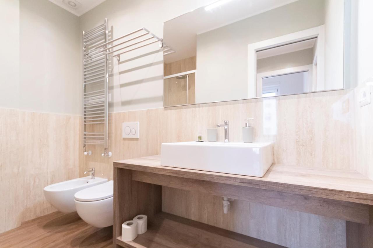 Missori Apartment 1 Milan Bagian luar foto